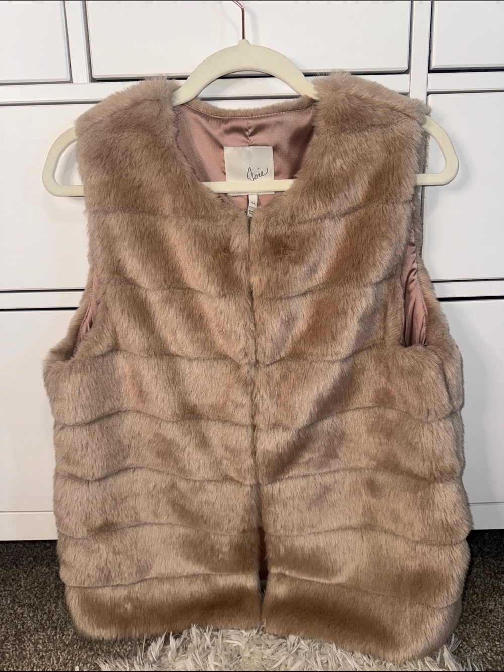 NWOT — Joie Andrina Faux Fur Vest in Taupe Blush